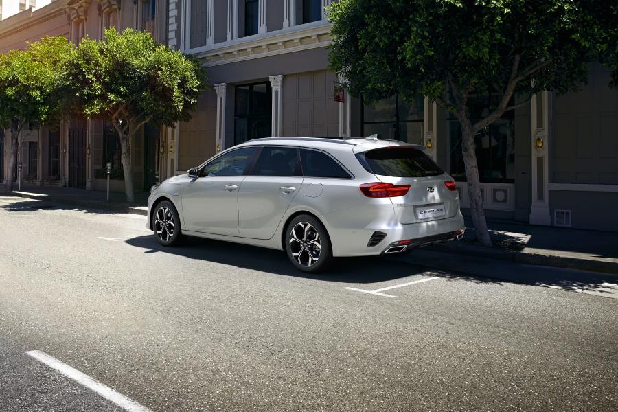  Kia Ceed Sportswagon PHEV 2019 года  (WW) (фото 6 из 42)